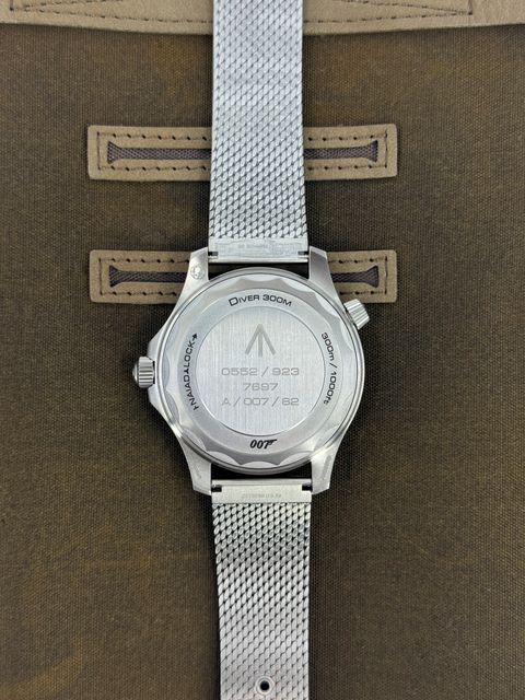 Omega Seamaster Diver 300m - James Bond Edition 210.90.42.20.01.001 Image 4